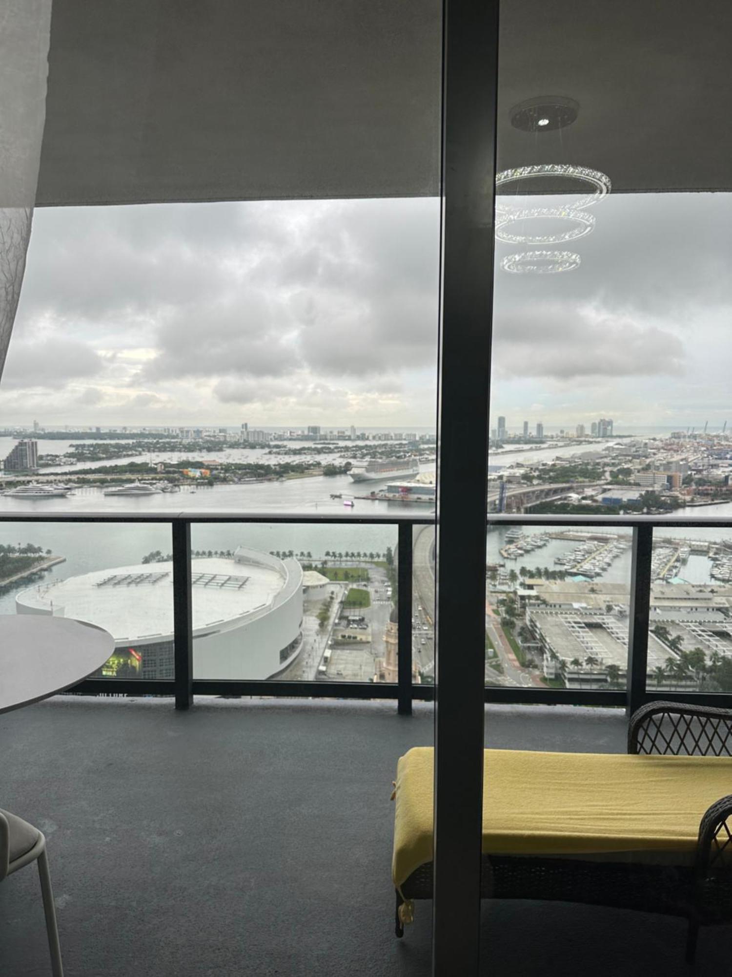 Apartment Glamorous Gale Ocean View Balcony & *