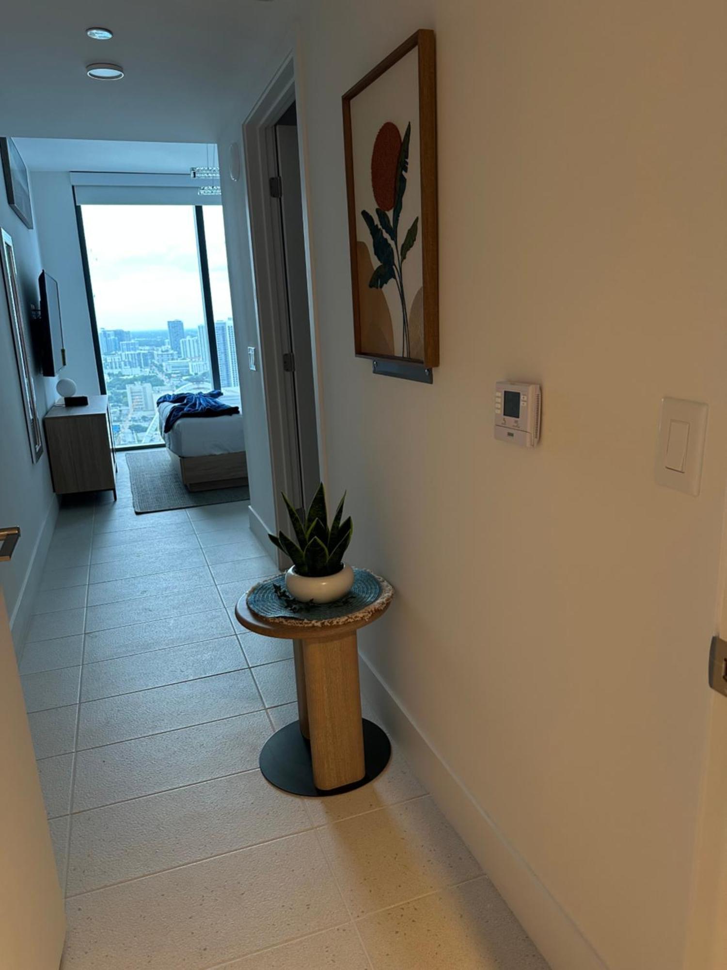 Glamorous Gale Ocean View Balcony &
