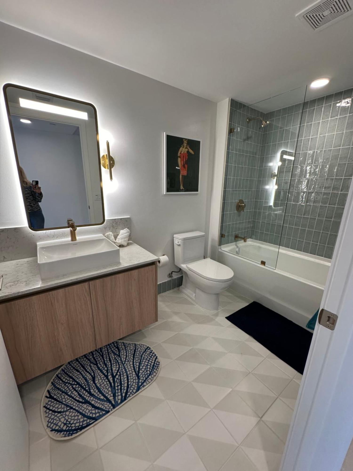 Apartment Glamorous Gale Ocean View Balcony & Miami