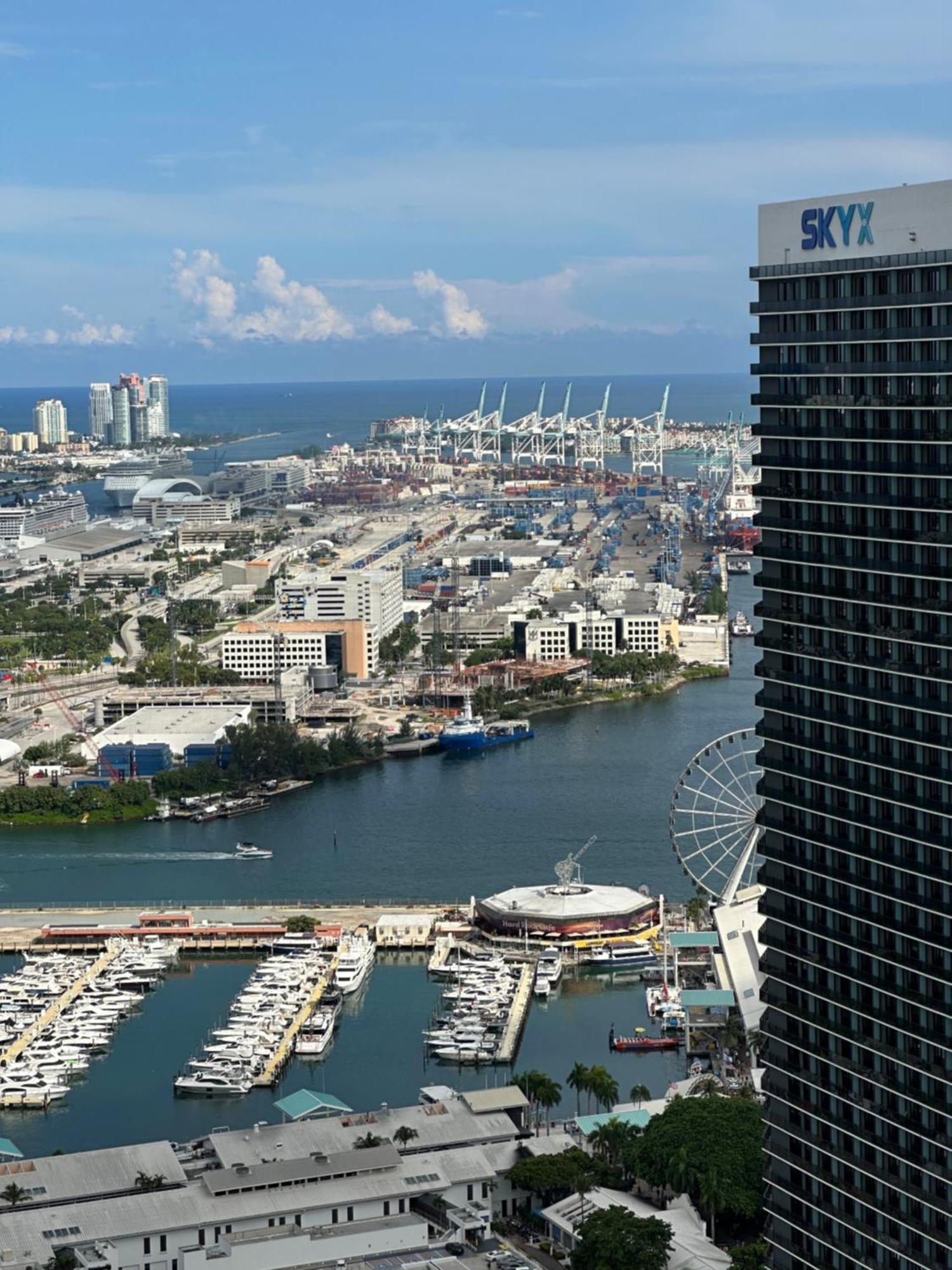 Apartment Glamorous Gale Ocean View Balcony & Miami
