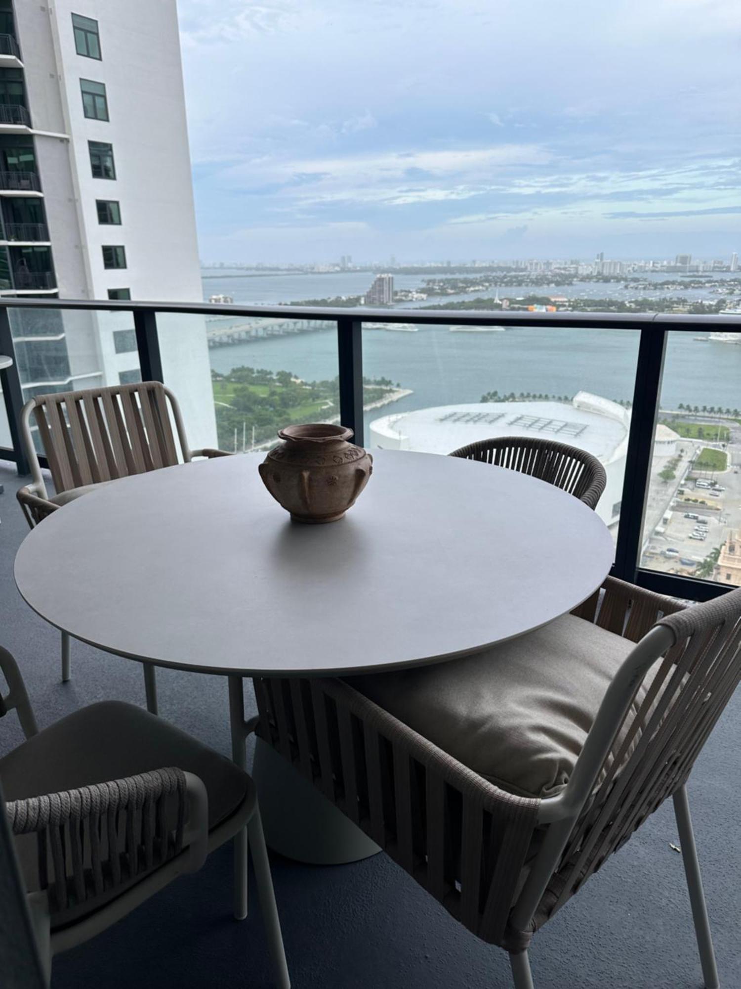Glamorous Gale Ocean View Balcony & Miami