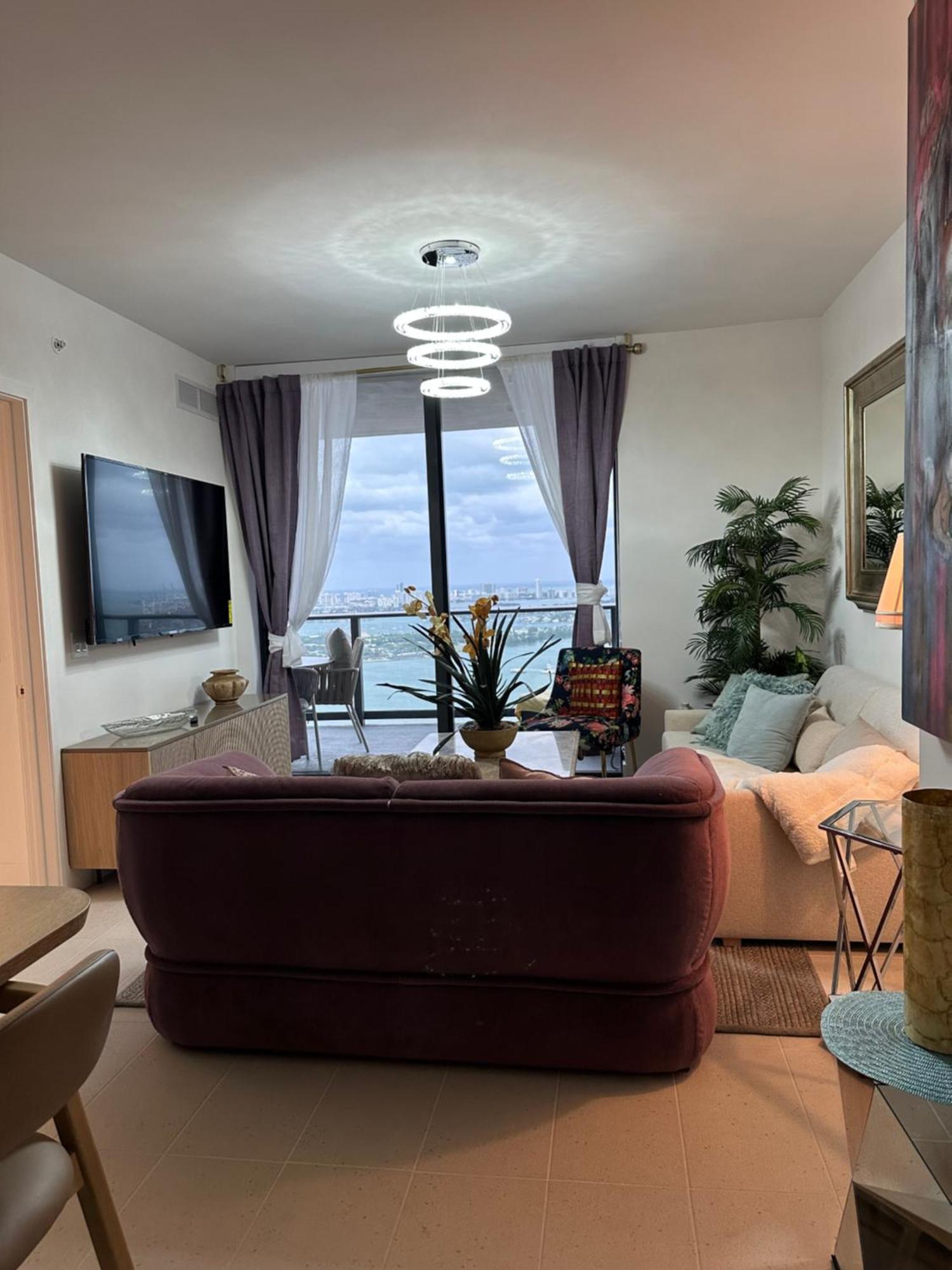 Glamorous Gale Ocean View Balcony & Apartment Miami