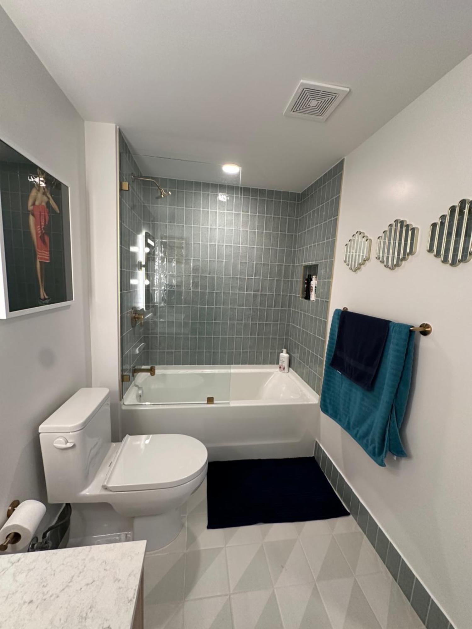 Glamorous Gale Ocean View Balcony &
